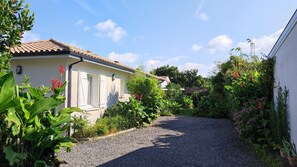 Property grounds - 3 bedroom house for 6 people on the Arcachon Bay - Wifi - parking (Gujan-Mestras)