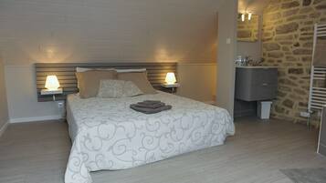 2 soverom, strykejern/-brett, reiseseng for barn og wi-fi (inkludert)