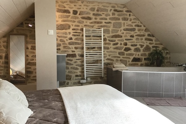 2 bedrooms, iron/ironing board, travel crib, free WiFi