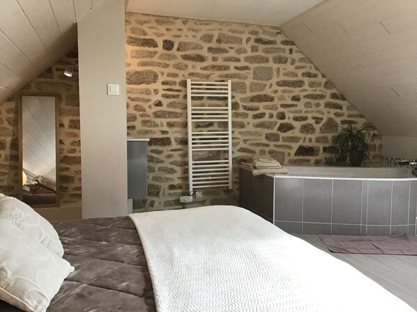 2 chambres, fer et planche à repasser, lit parapluie, Wi-Fi gratuit