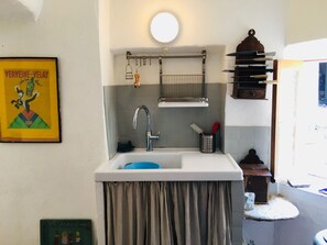 Hair dryer, towels
