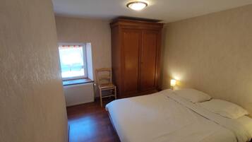1 makuuhuone, silitysrauta/-lauta, vauvan matkasänky, ilmainen Wi-Fi