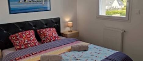 2 chambres, fer et planche Ă repasser, Wi-Fi, draps fournis