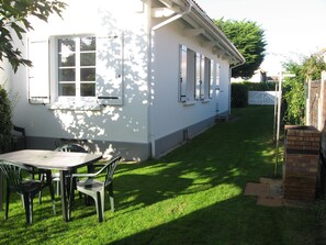 Outdoor dining - Oceanonox n ° 1: House *** garden, 500m beach, quiet, free WIFI, holiday vouchers (Mimizan)