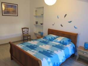 3 bedrooms, iron/ironing board, travel crib, free WiFi