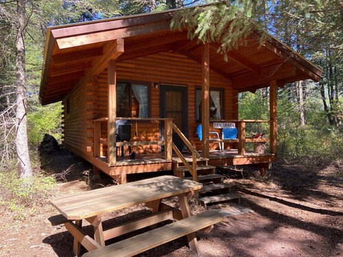 Tamarackin mökki Columbia Mountain Ranchissa