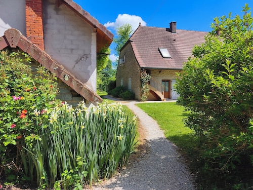 Large cottage sleeps 12 - nature - jura - countryside - near vineyard
