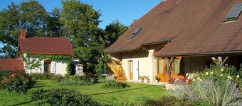 Large cottage sleeps 12 - nature - jura - countryside - near vineyard