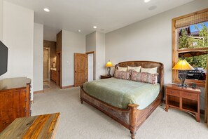 4 Schlafzimmer, Schreibtisch, Bügeleisen/Bügelbrett, WLAN