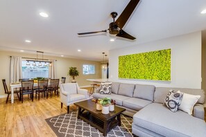 Smart TV - Flawless Old Town Scottsdale Home with Heated Pool (Scottsdale)