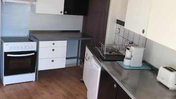 Frigorífic, microones, forn i placa de cuina