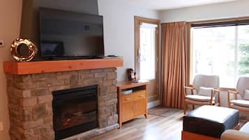 Televisie en een open haard