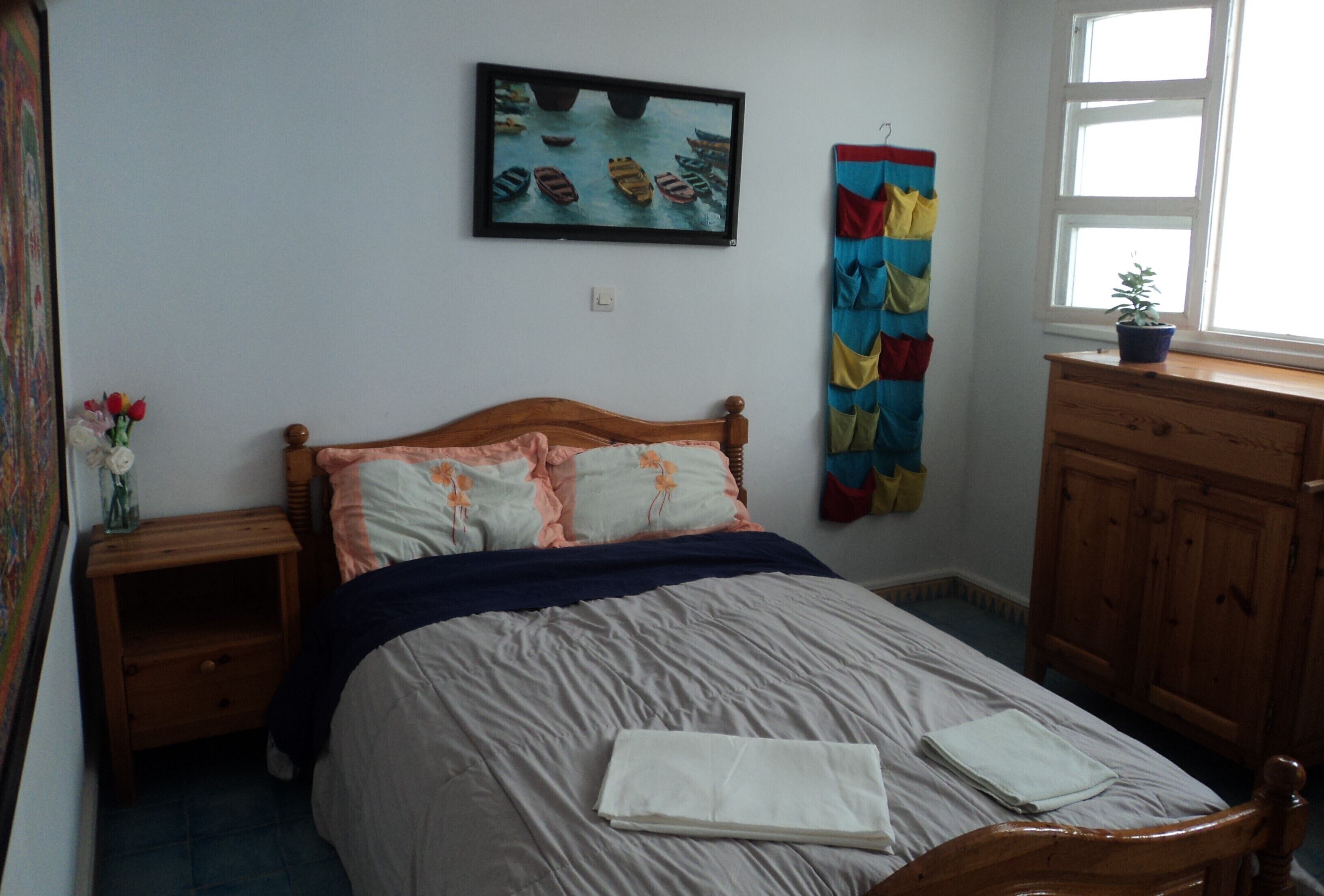 2 chambres, fer et planche à repasser, accès Internet, draps fournis