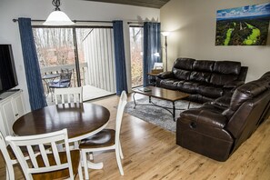 TV, DVD player - 🌄Resort Vacations at Fairfield Glade TN  Completely remodeled golf villa! (Fairfield Glade)