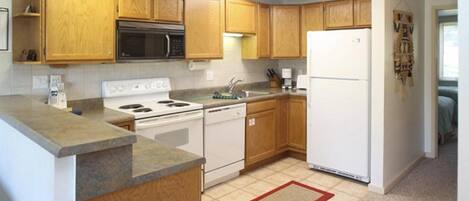 ثلاجة، ميكروويف، فرن، موقد طهي مسطح