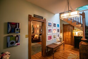 المنشأة من الداخل