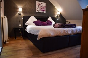 2 slaapkamers, een strijkplank/strijkijzer, gratis wifi, beddengoed