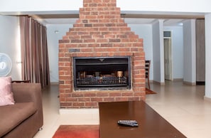 TV, fireplace