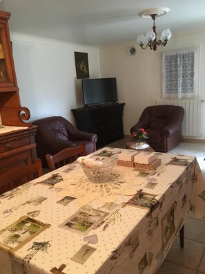 Interior - Detached house (Large private garden) (Petreto-Bicchisano)