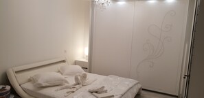 4 bedrooms, iron/ironing board, travel crib, free WiFi