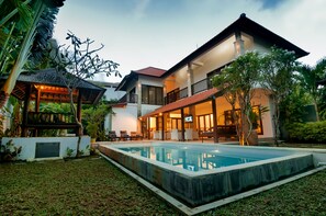 Pool - 7 Bdrm - Seminyak - Last Minute Deal 50%+ OFF!!! FRIENDLY, AMAZING VALUE!! (Seminyak)