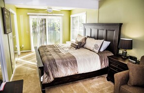 2 bedrooms, iron/ironing board, WiFi, bed sheets - 🌄Resort Vacations at Fairfield Glade TN Remodeled 2 bdr Lake Front Condo, space for extra guests! (Fairfield Glade)