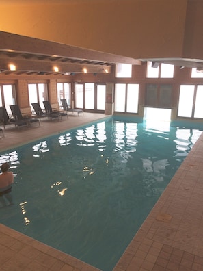 Piscine couverte, piscine extérieure