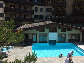 Piscine couverte, piscine extérieure