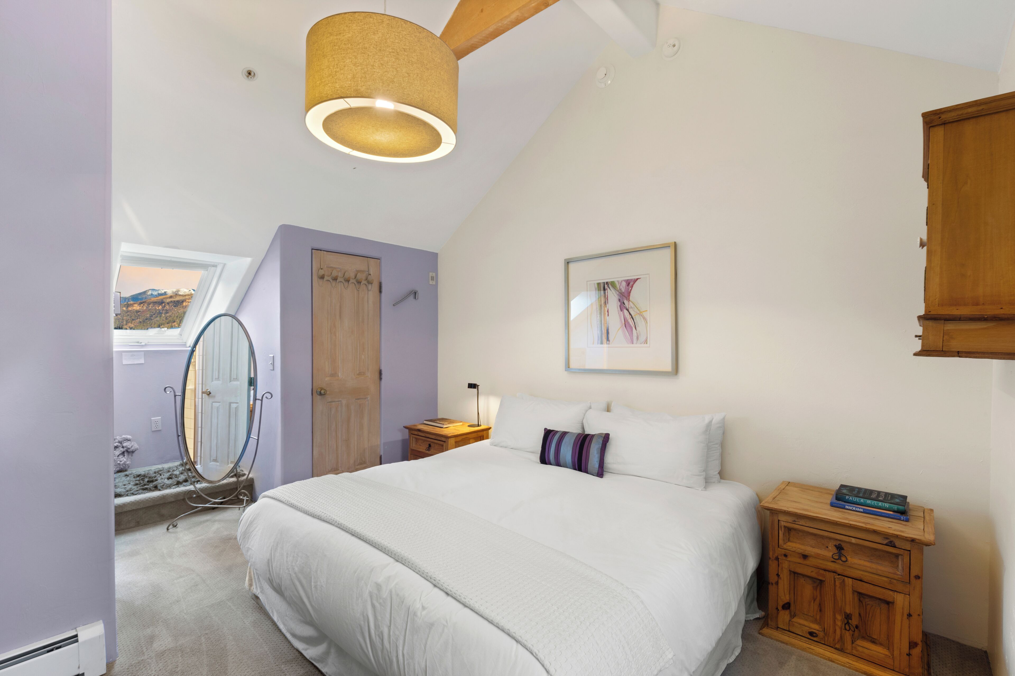 3 bedrooms, iron/ironing board, internet, bed sheets