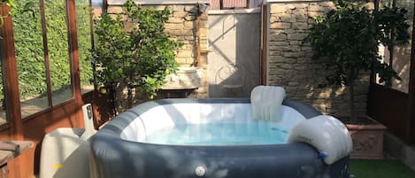 Bain à remous intérieur