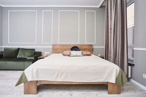 1 bedroom, iron/ironing board, WiFi, bed sheets - Stylish apartment near the sea (Odesa)