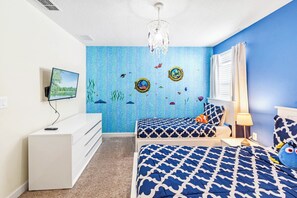 8 bedrooms, iron/ironing board, WiFi, bed sheets