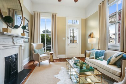 Charming Uptown 2 Bed / 2 Bath Steps to St. Charles Streetcar!
