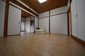 Free WiFi - Tarbo's House Surugamachi : Near JR Nara Station 10ppl (Nara)
