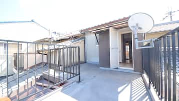 Rumah, Bebas Asap Rokok (Private Vacation) | Balkon