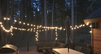 Luxury Mountain Home - Hot Tub, Sauna, Gamesroom - Pet Friendly!