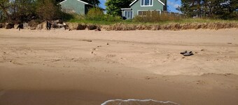 Beach House sur le lac Supérieur! Vous cherchez la plage? Ne cherchez plus!