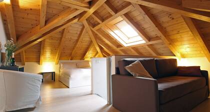 Just 15 minutes walking to the center of Bellagio