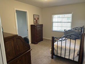 3 Schlafzimmer, Bügeleisen/Bügelbrett, Bettwäsche