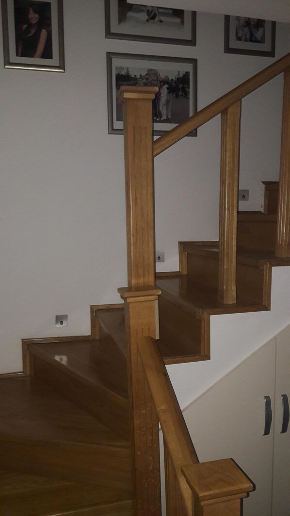 Interior - Apartment Golden Sun (NS)