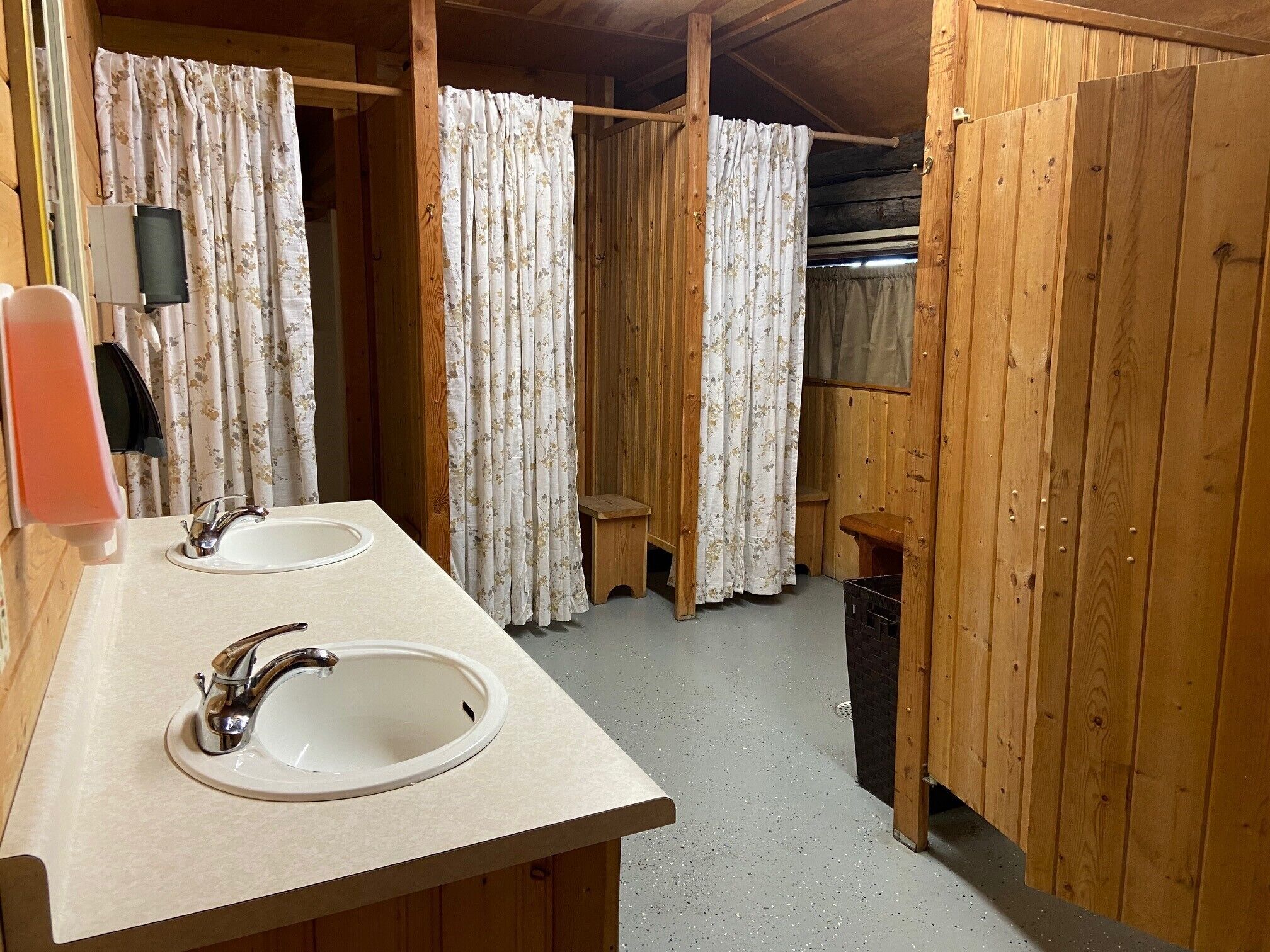 Shower, towels, toilet paper
