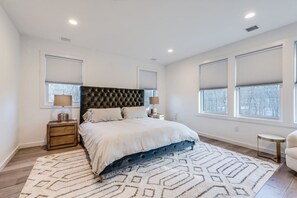 5 bedrooms, iron/ironing board, travel crib, WiFi