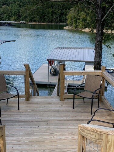 Brand New Lake House on Norris Lake ~ Includes Paddle Boards and Kayaks!