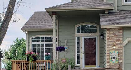 Garden Studio Retreat with non - modern relaxing & Private Entrance - Quaint