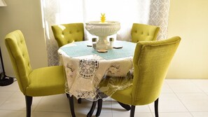 Dining - EXOTIC BAYOU "A home away from home experience" (Runaway Bay)