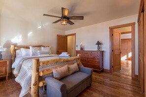 4 bedrooms, travel cot, free WiFi, bed sheets