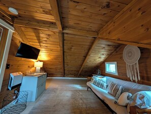 Smart TV, fireplace, DVD player, ping pong - Cabin Eight-Oh-Five (Fleischmanns)