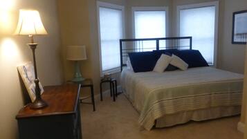 2 bedrooms, iron/ironing board, WiFi (free), bed sheets