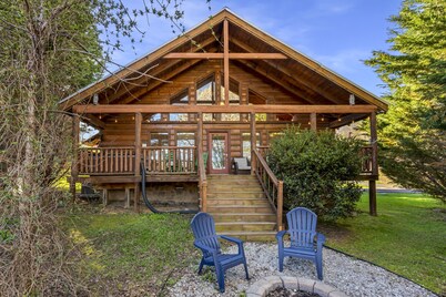Cozy Cabin Perfect For 2!
