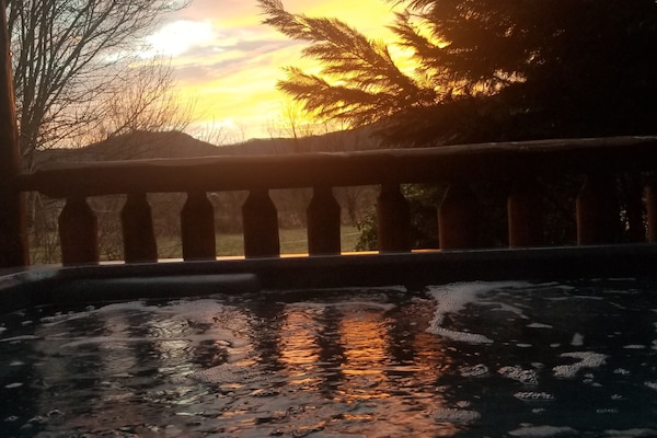 Tina de hidromasaje al aire libre